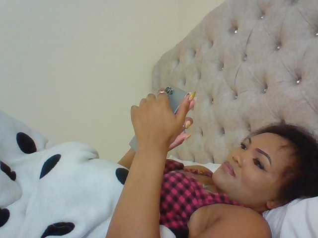 Blackmelanin1 live cam preview