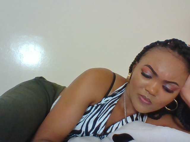 Beautystar12 live cam on BongaCams