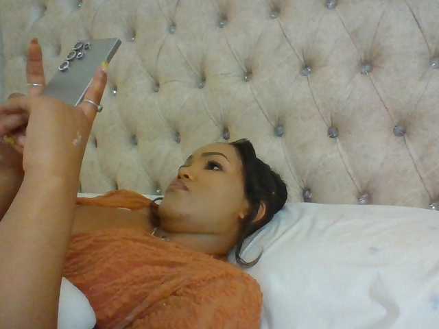 Beautystar12, en vivo ahora en BongaCams