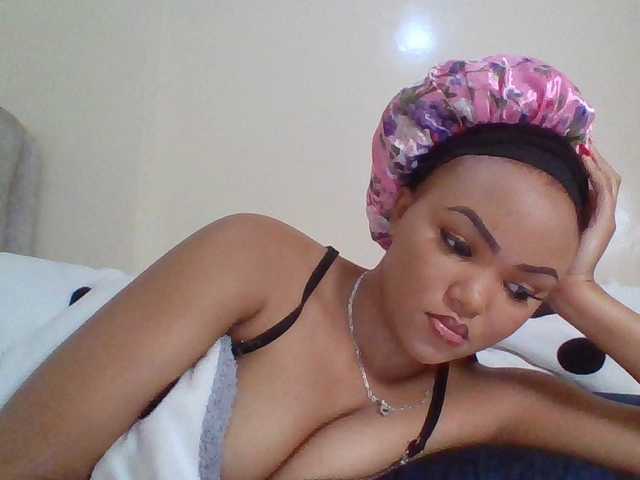 Beautystar12 live cam on BongaCams