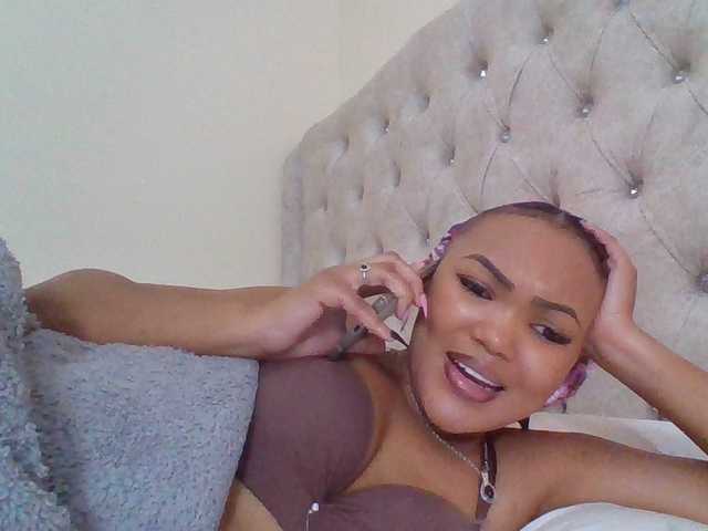 Beautystar12 live cam on BongaCams