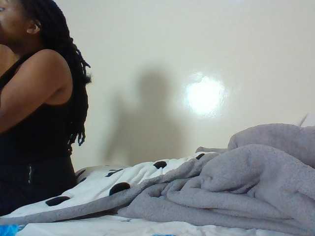 Beautystar12 live cam on BongaCams