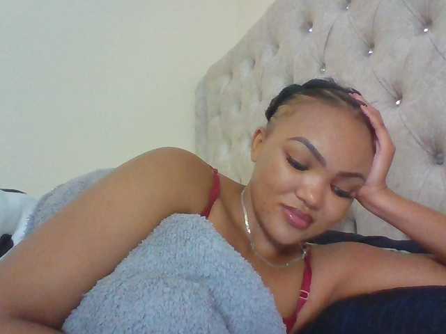 Beautystar12 live cam on BongaCams