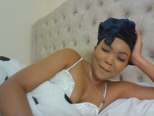 Beautystar12 live cam on BongaCams