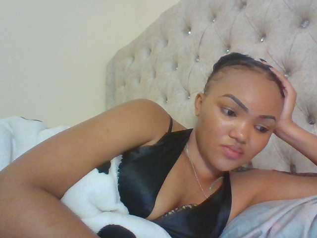 Beautystar12 live cam on BongaCams