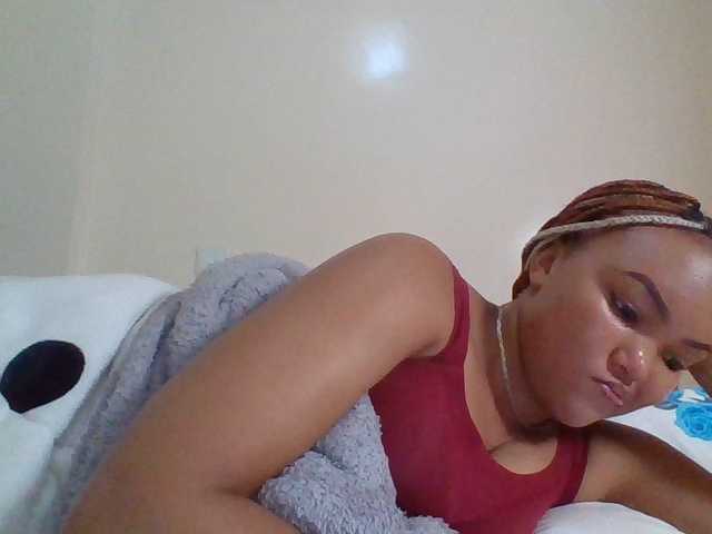 Beautystar12 live cam on BongaCams