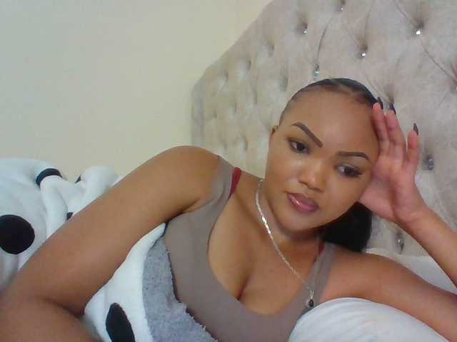 Beautystar12 live webcam show
