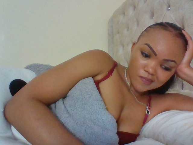Beautystar12 live webcam show