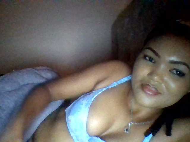 Beautystar12 live cam on BongaCams