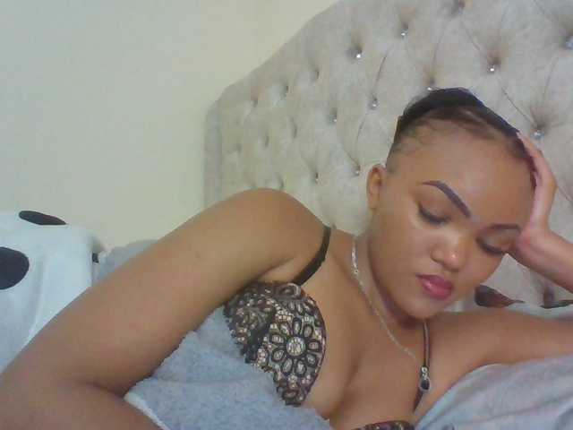Beautystar12 live webcam show