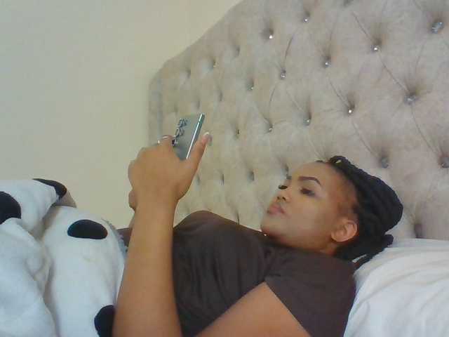 Beautystar12 live cam on BongaCams