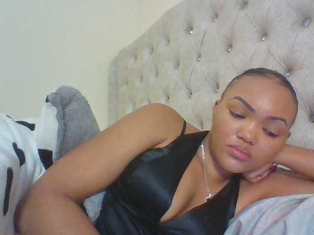 Beautystar12 live webcam show