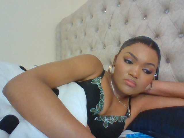 Blackmelanin1 — live female cam