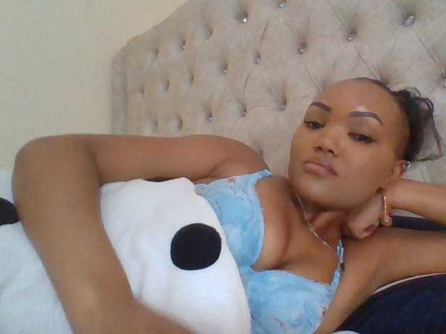 Beautystar12 live cam on BongaCams
