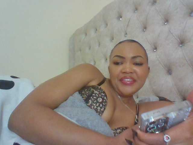 Beautystar12 live webcam show