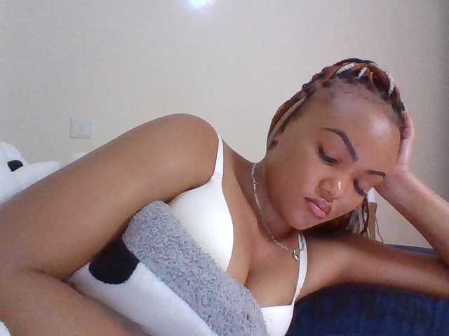 Beautystar12 live cam on BongaCams