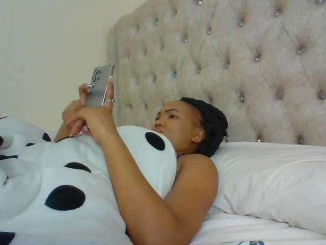 Beautystar12 live cam on BongaCams