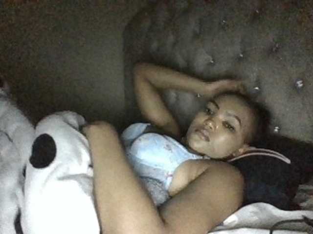 Beautystar12 live cam on BongaCams