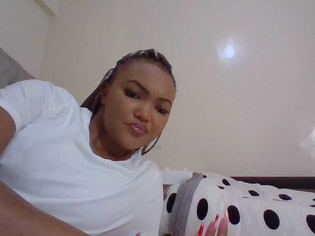 Beautystar12 live cam on BongaCams