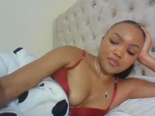 Beautystar12 live cam on BongaCams
