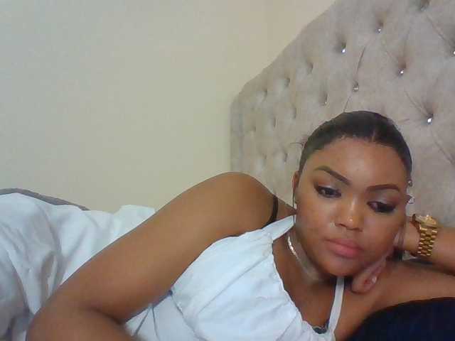 Beautystar12 live cam on BongaCams