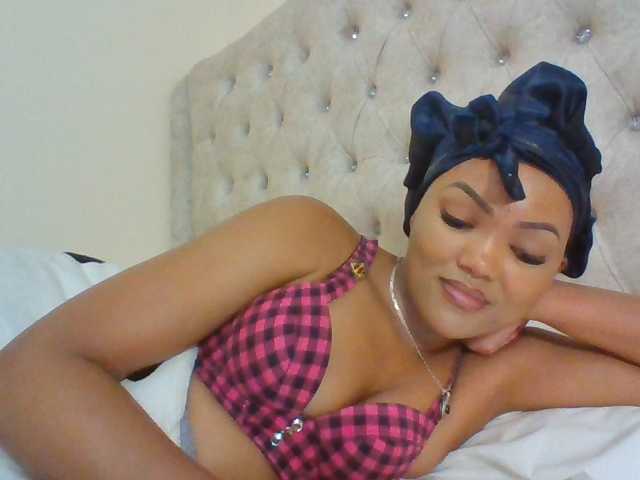 Beautystar12, live now on BongaCams