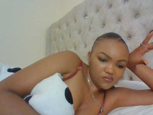 Beautystar12 live cam on BongaCams