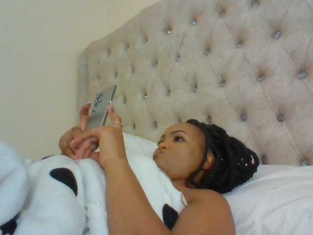 Beautystar12 live cam on BongaCams