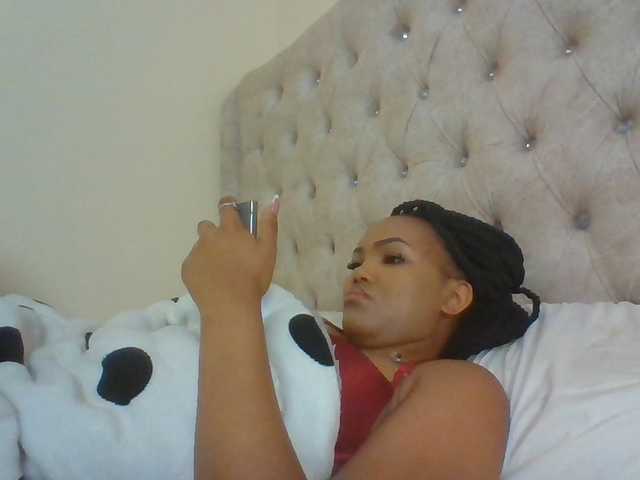 Beautystar12 live cam on BongaCams