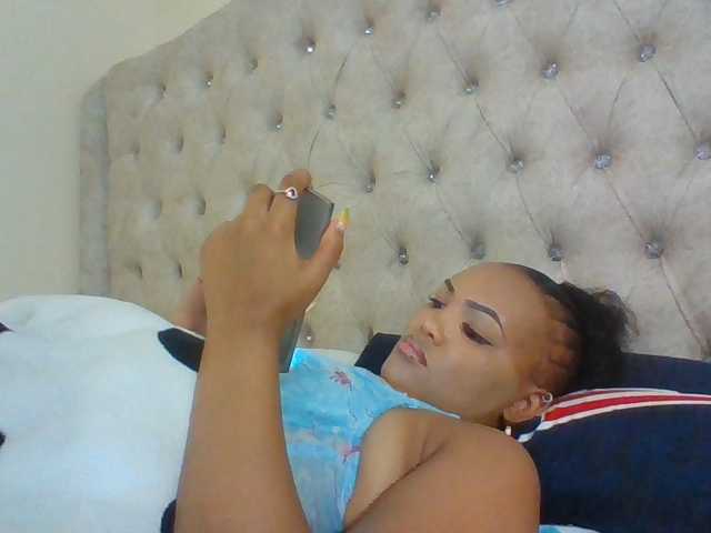 Beautystar12 live cam on BongaCams
