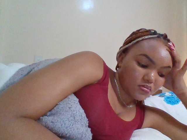 Beautystar12 live cam on BongaCams
