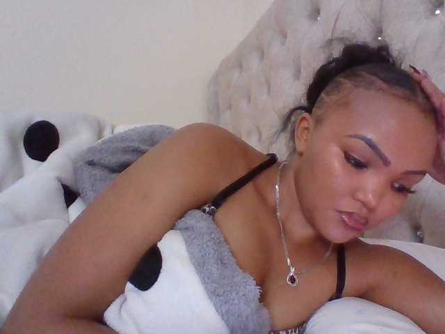 Beautystar12 live cam on BongaCams
