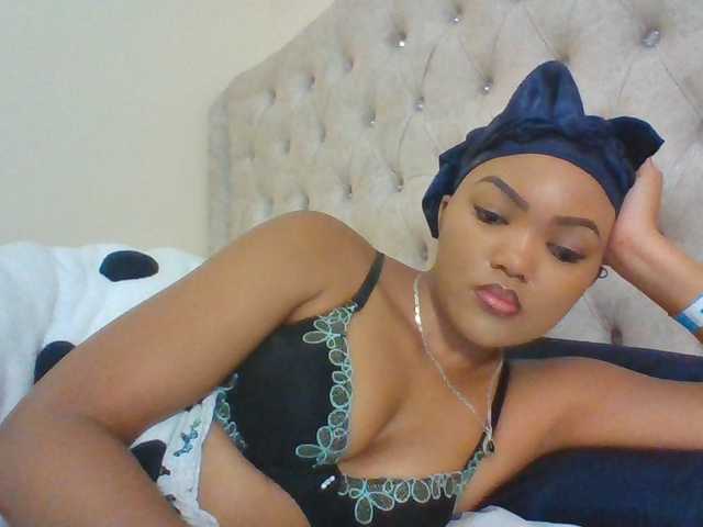 Beautystar12 live cam on BongaCams