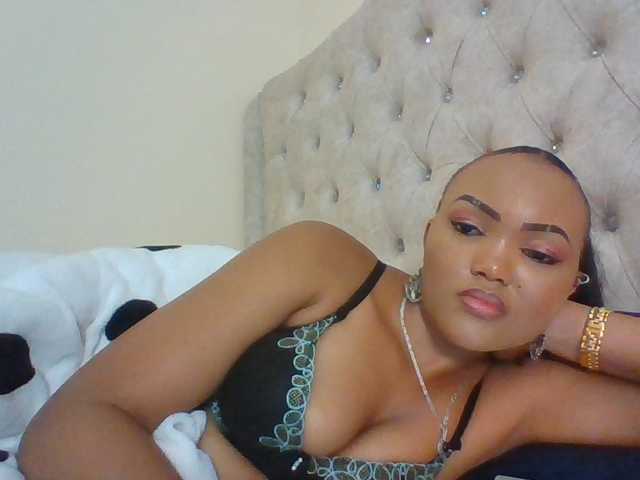 Beautystar12 live cam on BongaCams