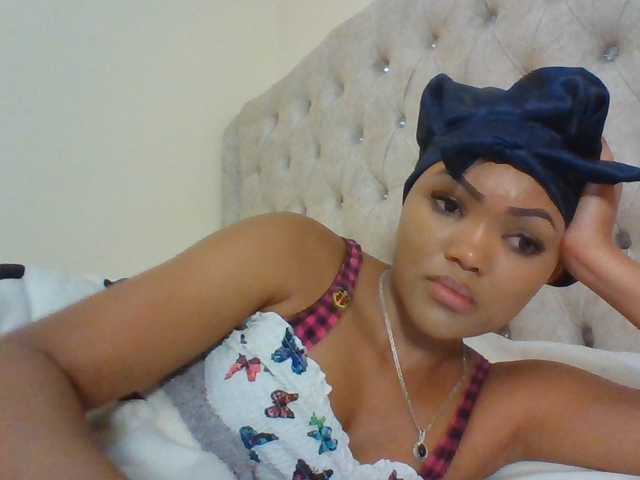 Beautystar12 live cam on BongaCams