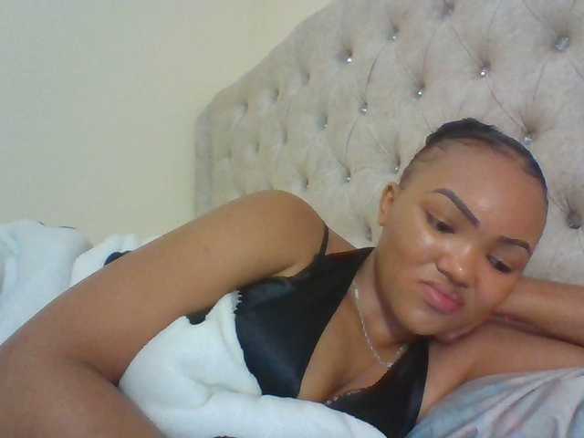 Beautystar12 live cam on BongaCams