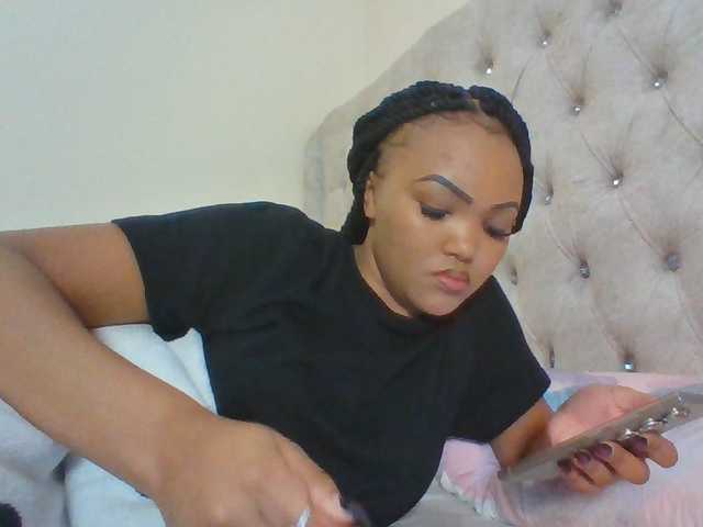 Beautystar12 live cam on BongaCams
