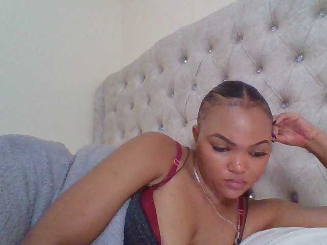 Beautystar12 live cam on BongaCams