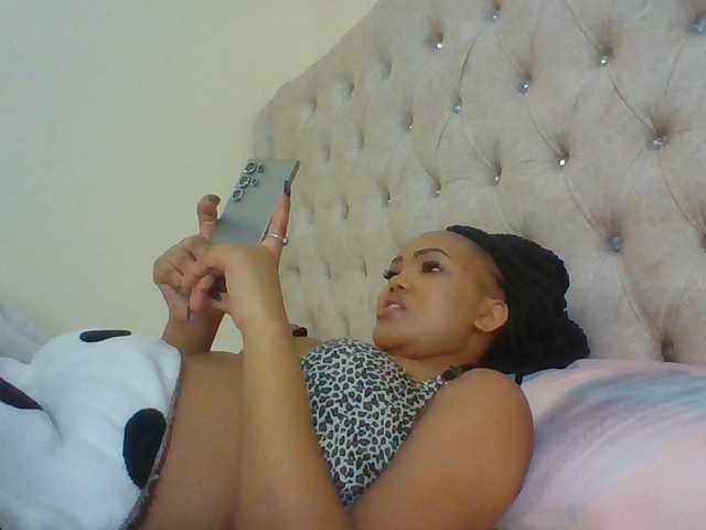 Beautystar12 live cam on BongaCams