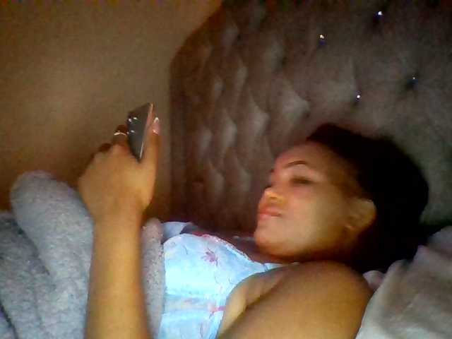 Beautystar12 live cam on BongaCams