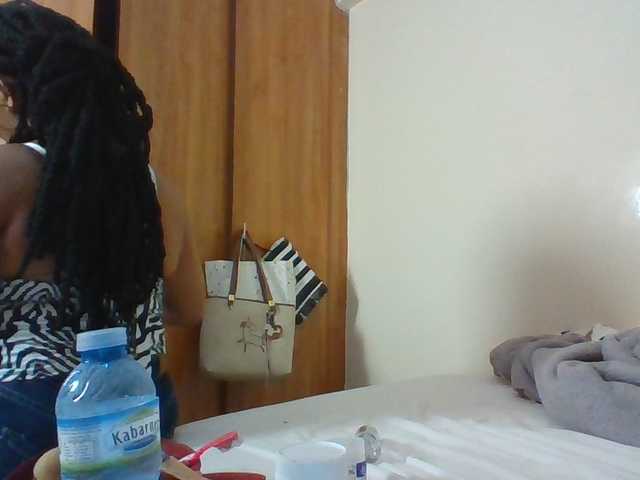 Beautystar12 live cam on BongaCams