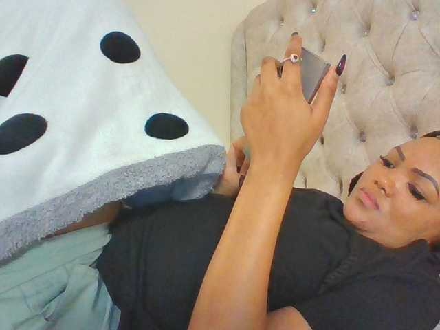 Beautystar12 live cam on BongaCams