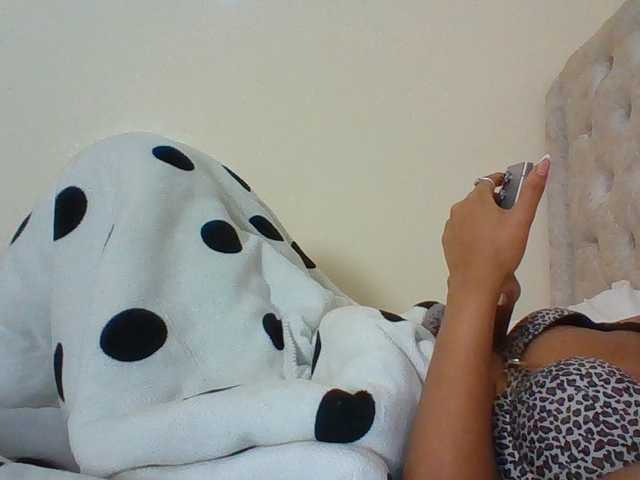 Beautystar12 live cam on BongaCams