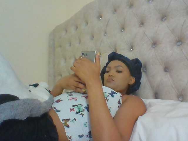 Beautystar12 live cam on BongaCams