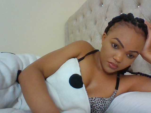Beautystar12 live cam on BongaCams