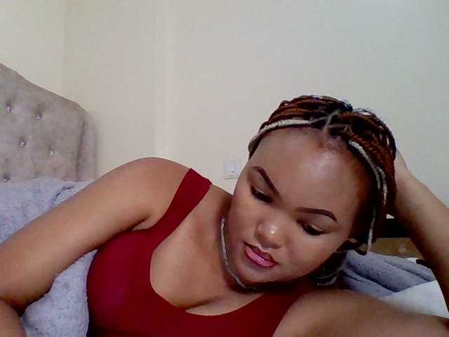 Beautystar12 live cam on BongaCams