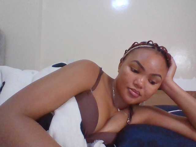 Beautystar12 live cam on BongaCams
