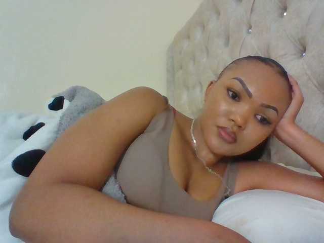 Beautystar12 live webcam show