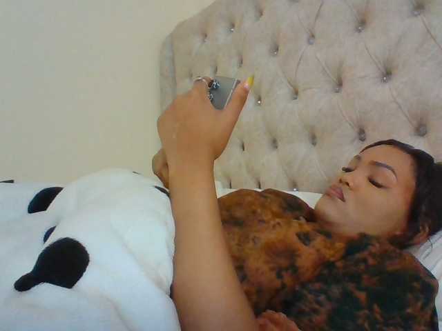 Blackmelanin1 live cam preview