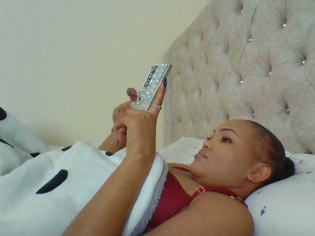 Beautystar12 live webcam show